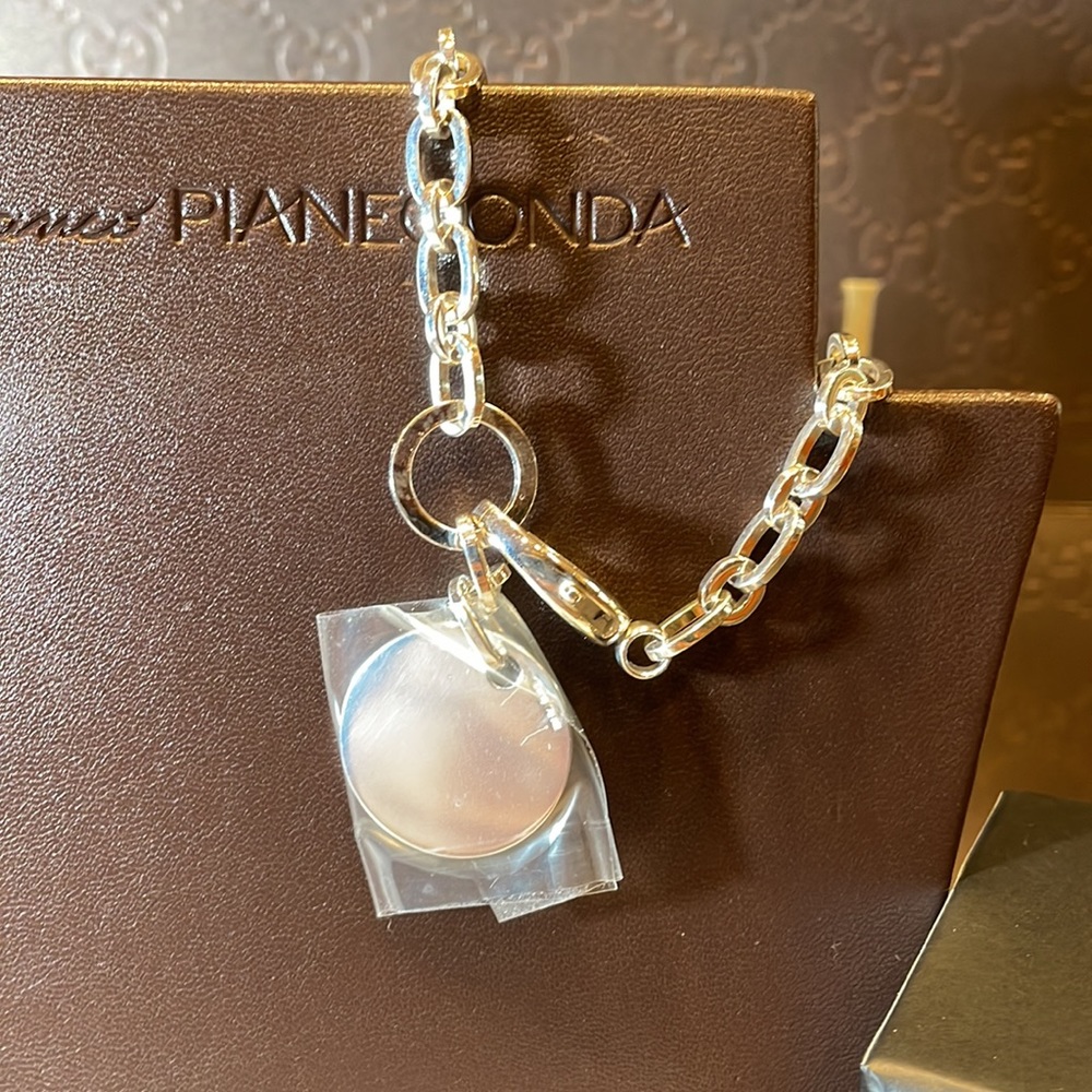 GUCCI ICON GUCCI LOGO SILVER ROUND TRADEMARK CHARM BRACELET - Picture 4 of 6